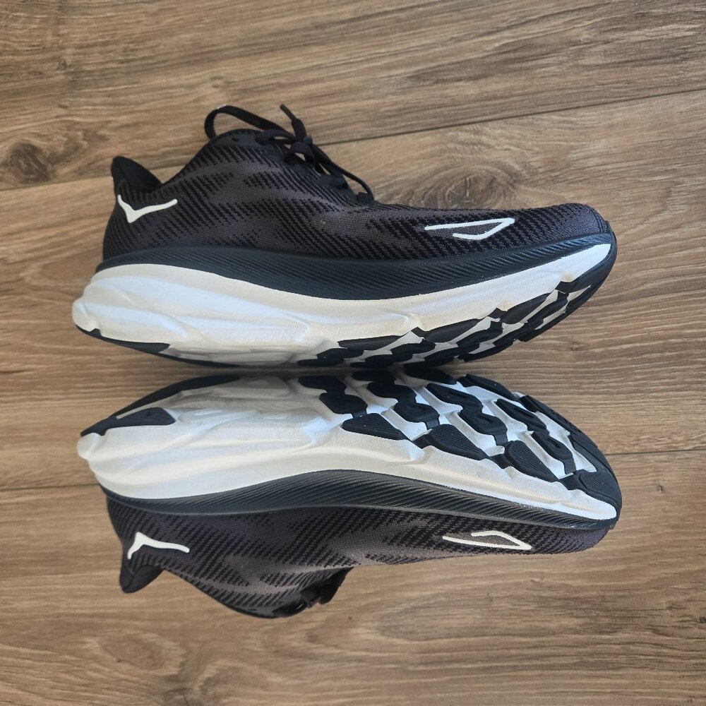Hoka Women's Clifton 9 Shoes - Picture 6 of 9